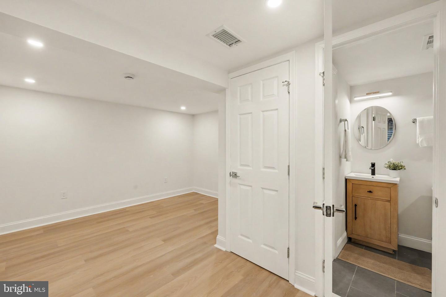 2613 Newton St Ne Property Photo 67