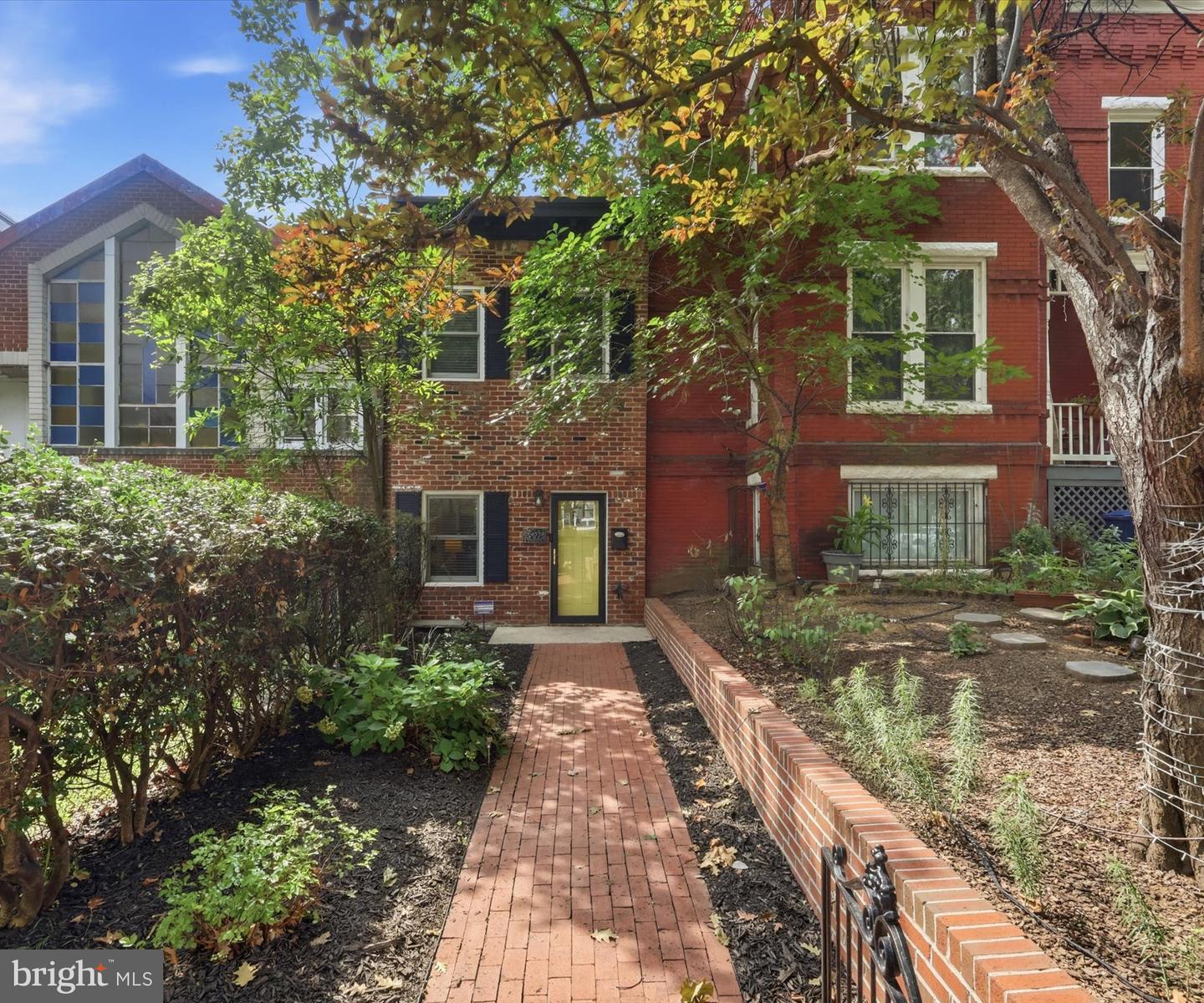 1225 MARYLAND AVE NE Property Photo 1