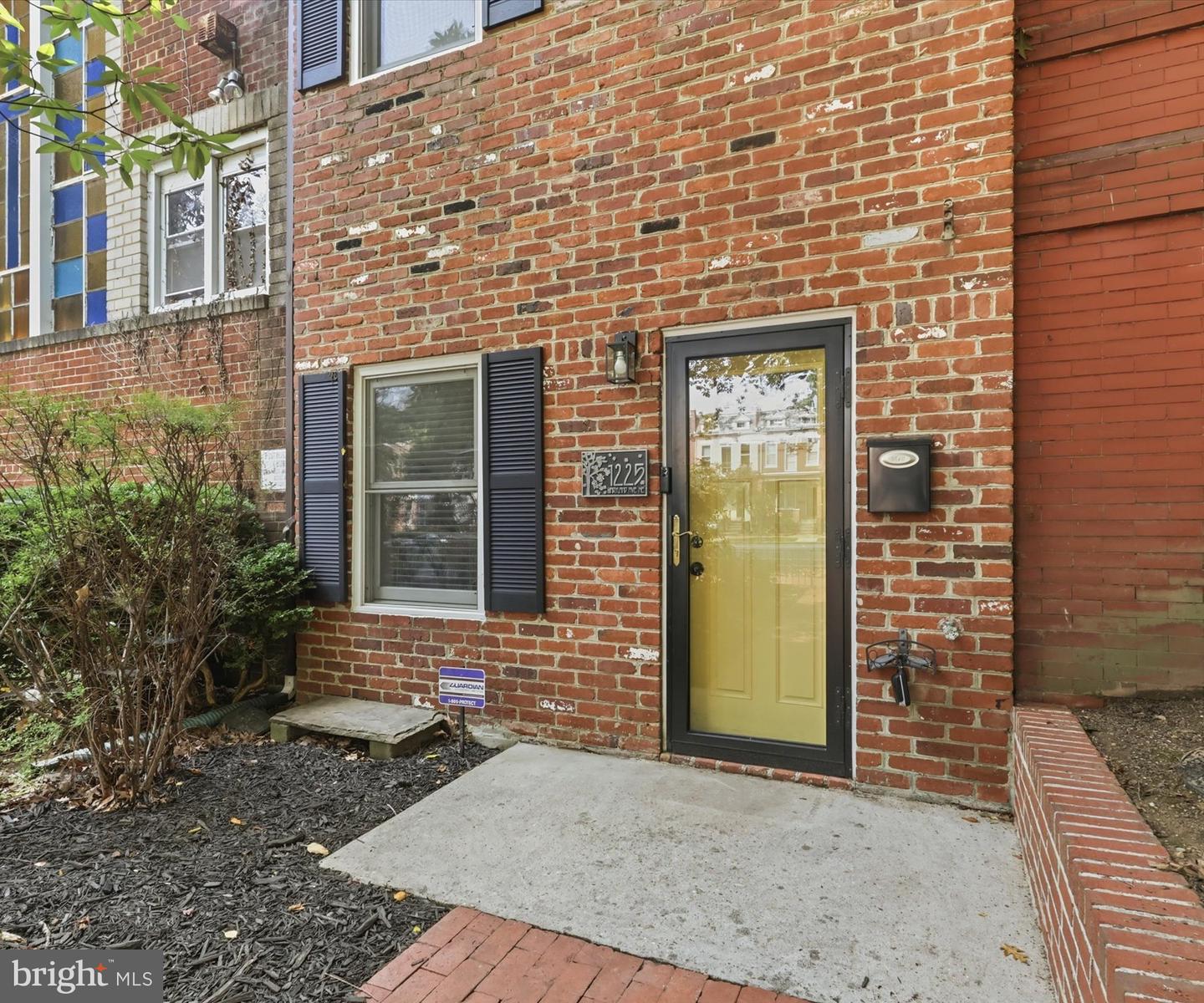 1225 Maryland Ave Ne Property Photo 2