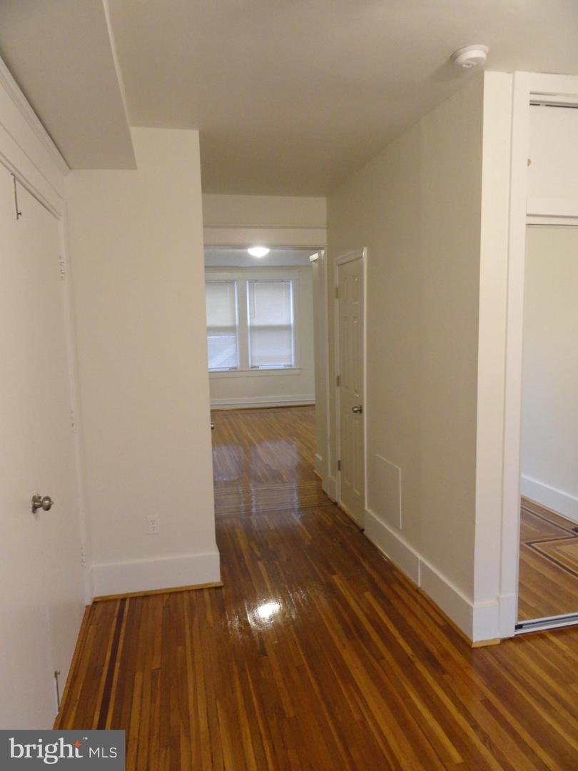 439 Quincy St Nw #1 Property Photo 9