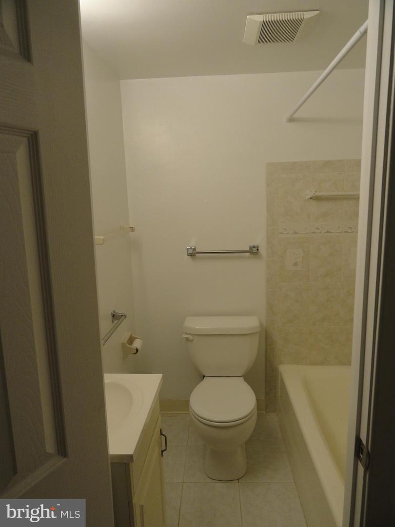 439 Quincy St Nw #1 Property Photo 11