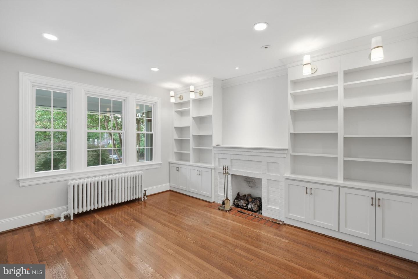 3839 Beecher St Nw Property Photo 1