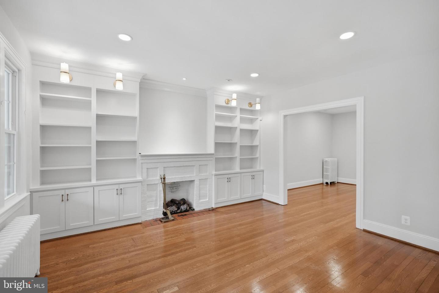 3839 Beecher St Nw Property Photo 2