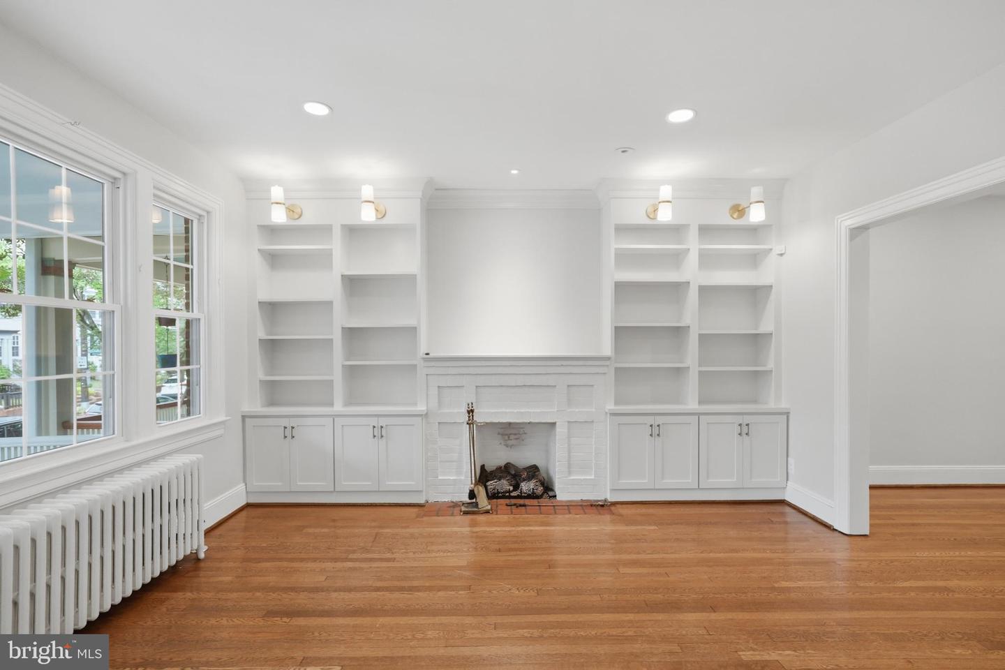 3839 Beecher St Nw Property Photo 3