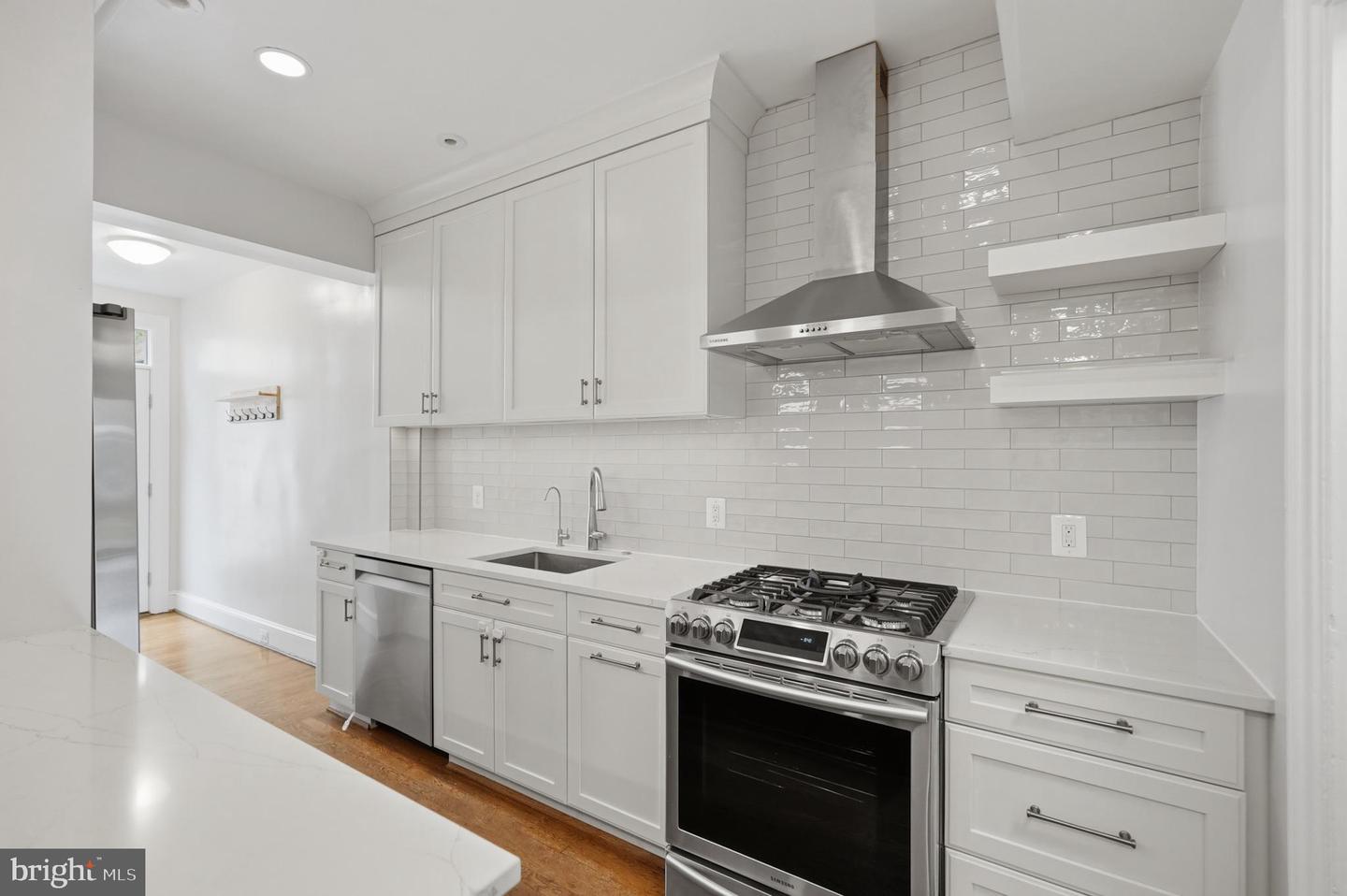 3839 Beecher St Nw Property Photo 10