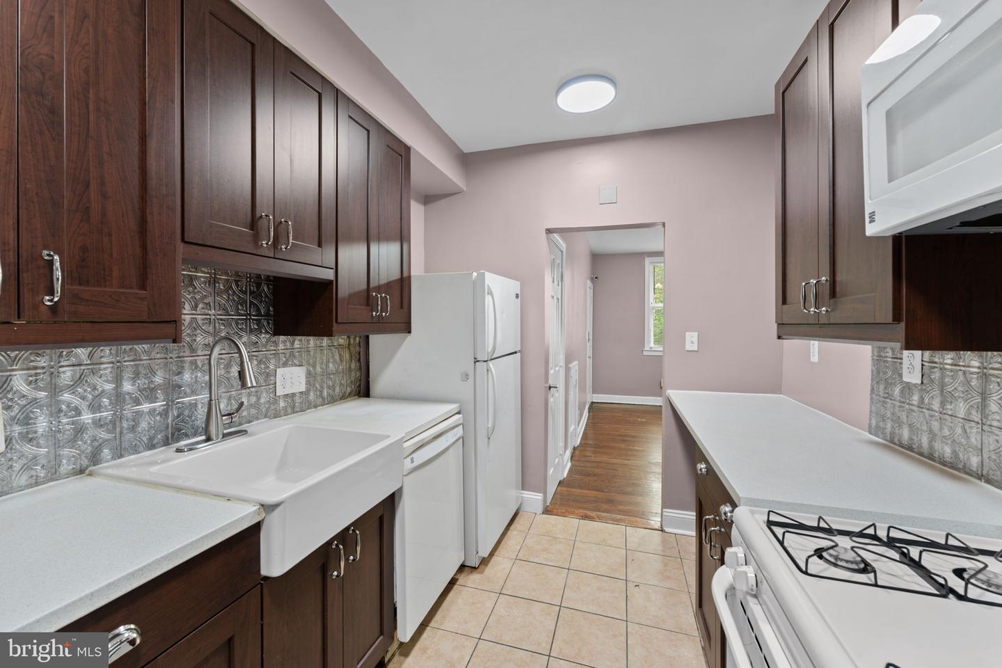 1617 F ST NE Property Photo 1