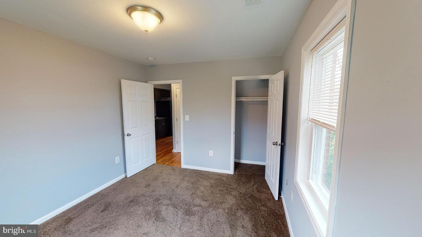 933 52nd St Ne #5 Property Photo 1