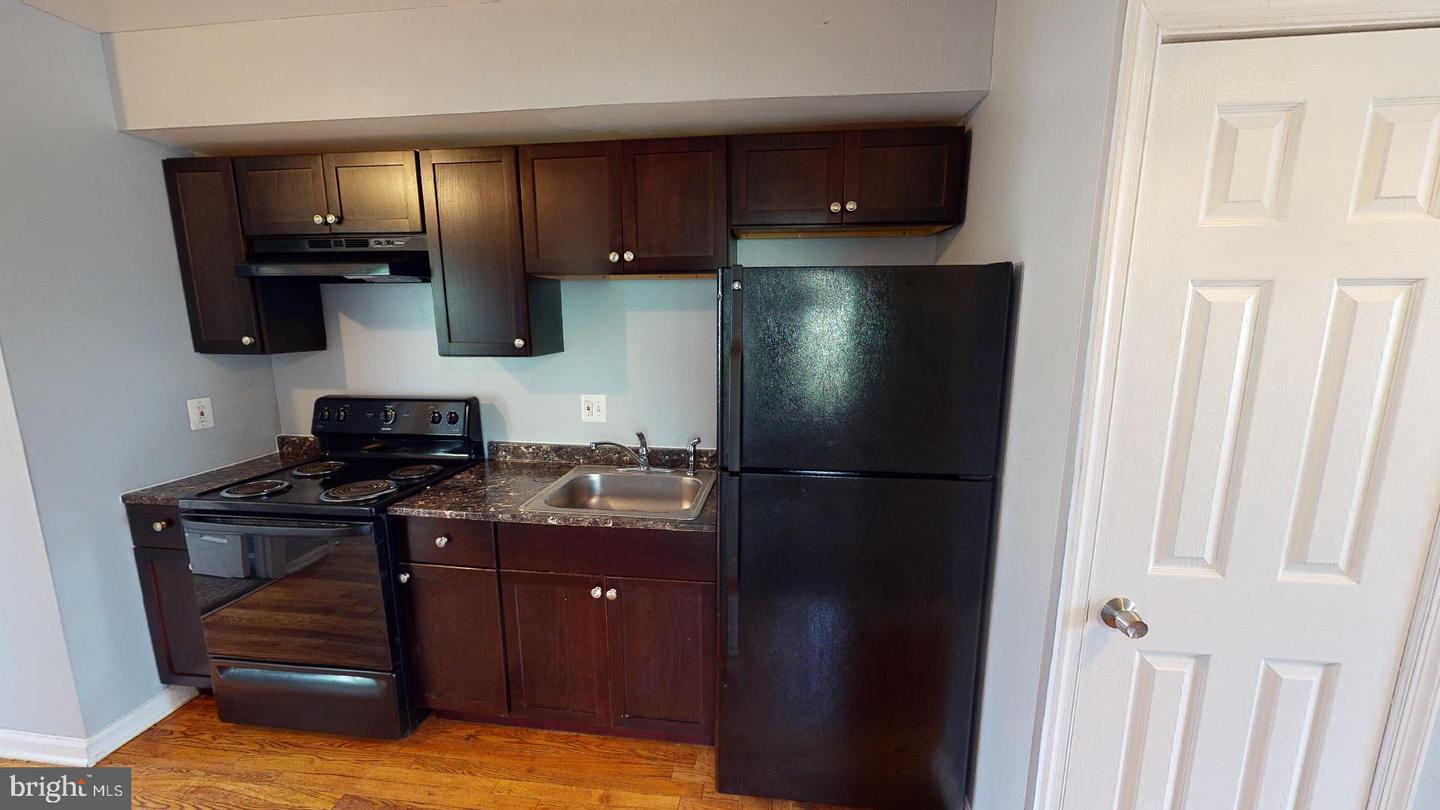 933 52nd St Ne #5 Property Photo 8