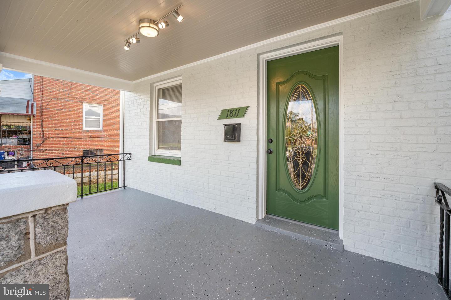 1811 T Pl Se Property Photo 6
