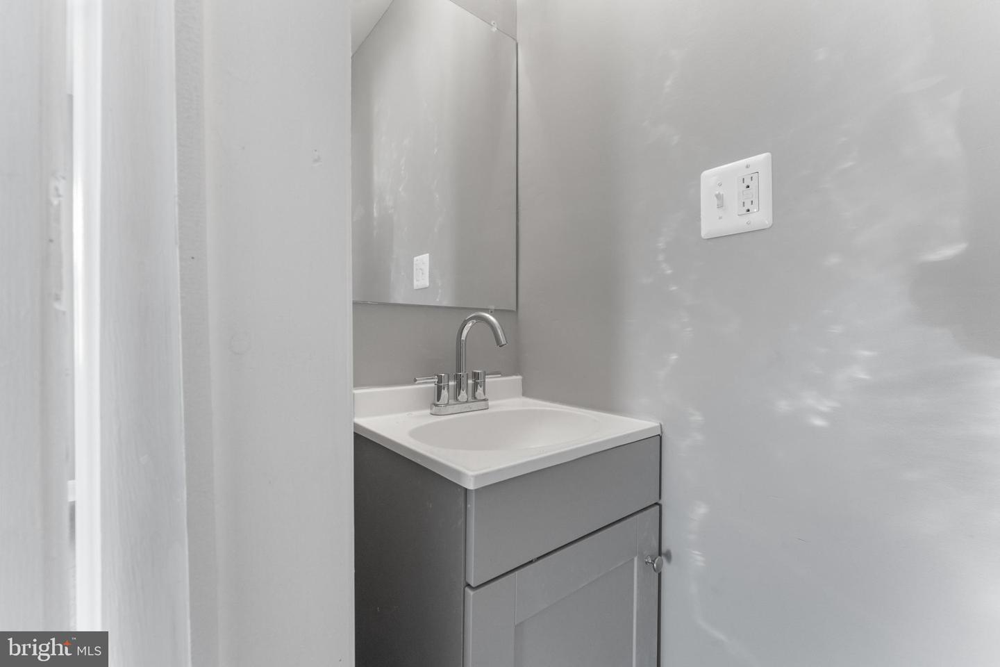 1811 T Pl Se Property Photo 10