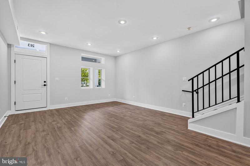 213 Seaton Pl Ne #2 Property Photo 6