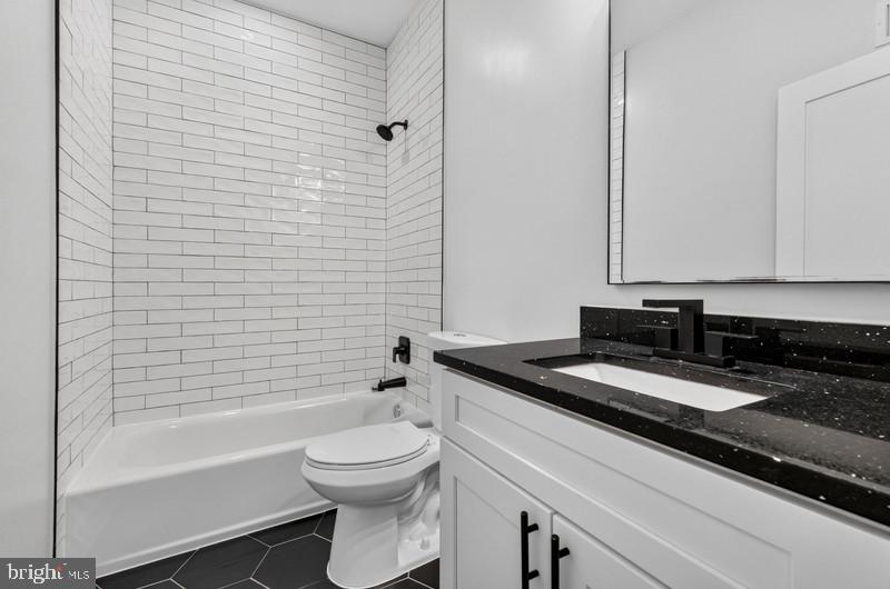 213 Seaton Pl Ne #2 Property Photo 24