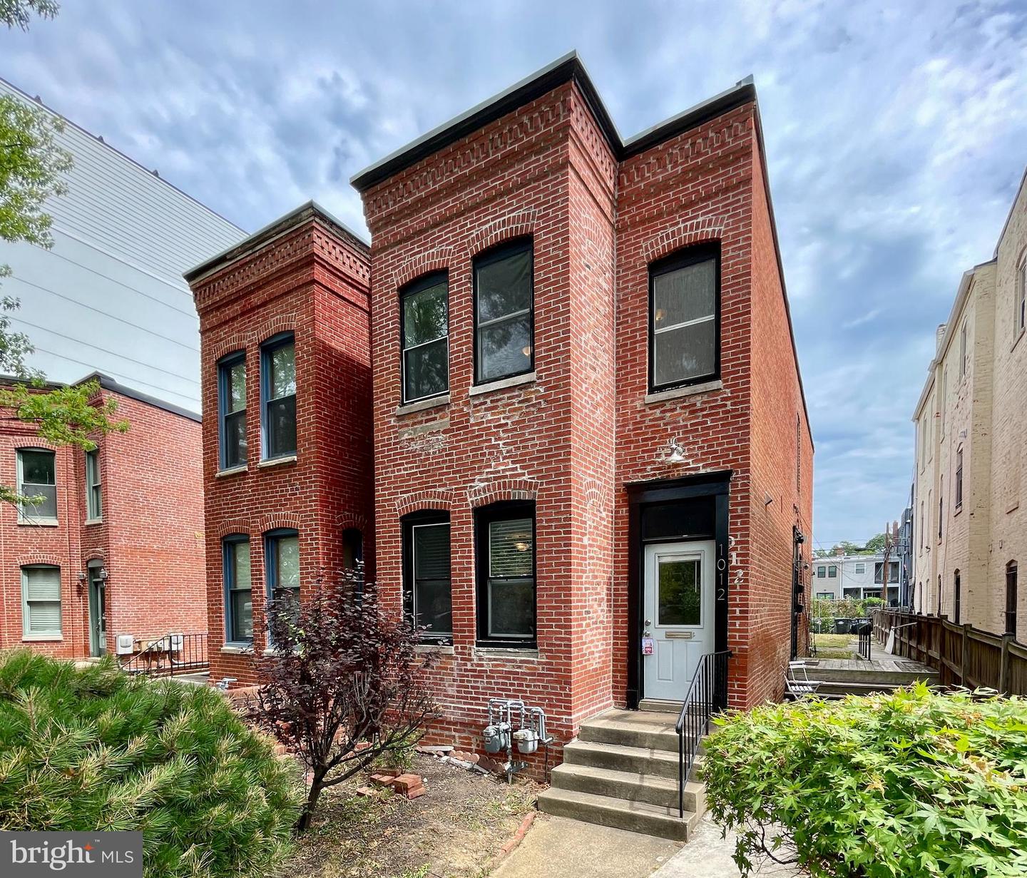 1012 Florida Ave Ne Property Photo 1