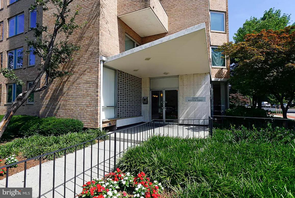 2800 Wisconsin Ave Nw #405 Property Photo 1