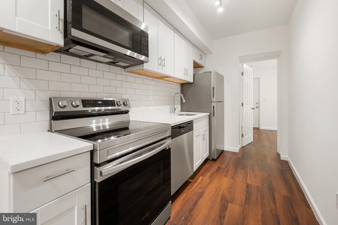 1838 C St Se #2 Property Photo 2
