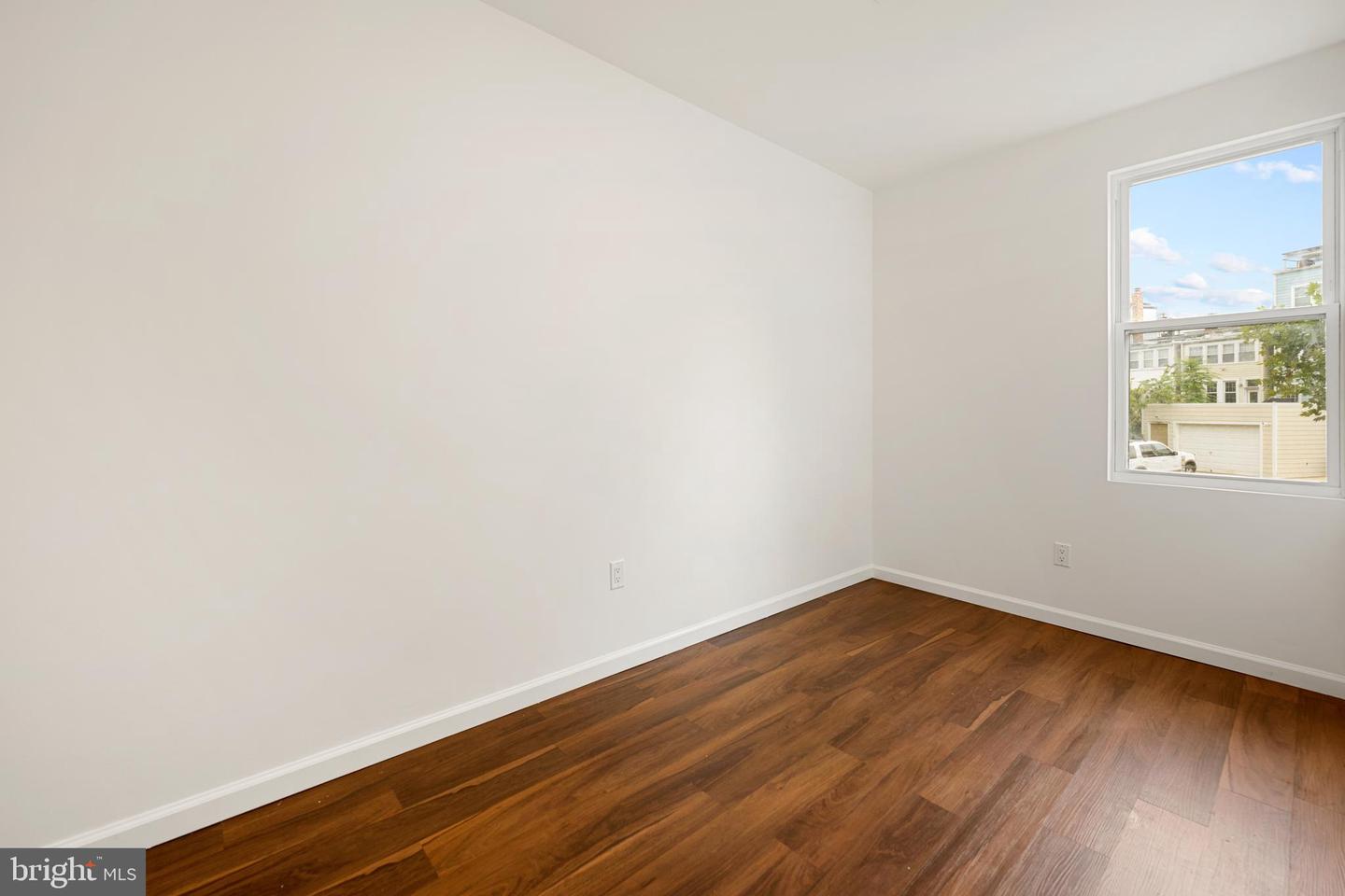1838 C St Se #2 Property Photo 6