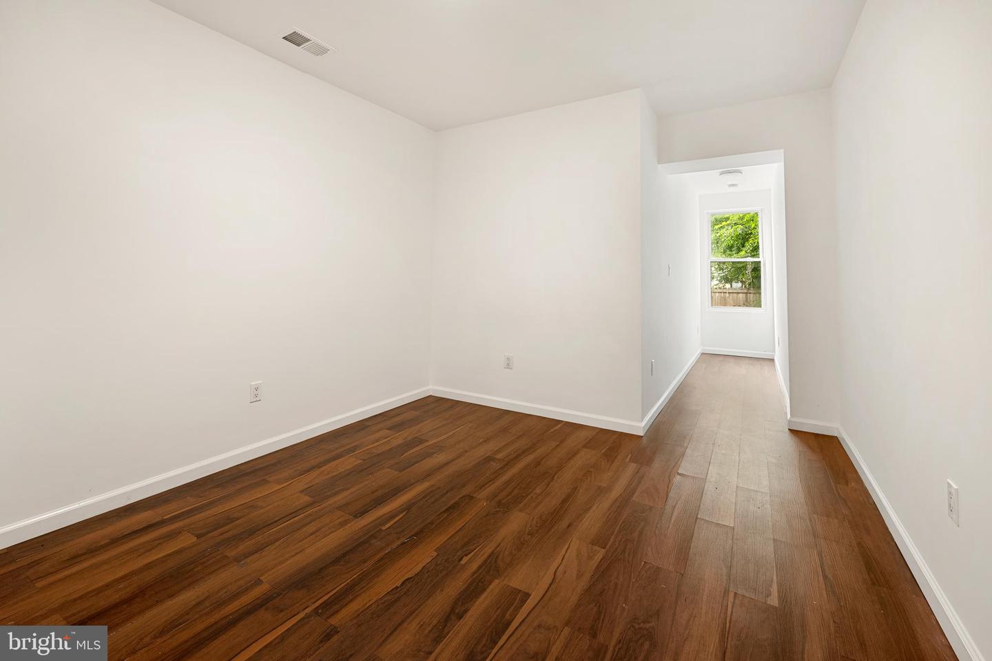 1838 C St Se #2 Property Photo 11
