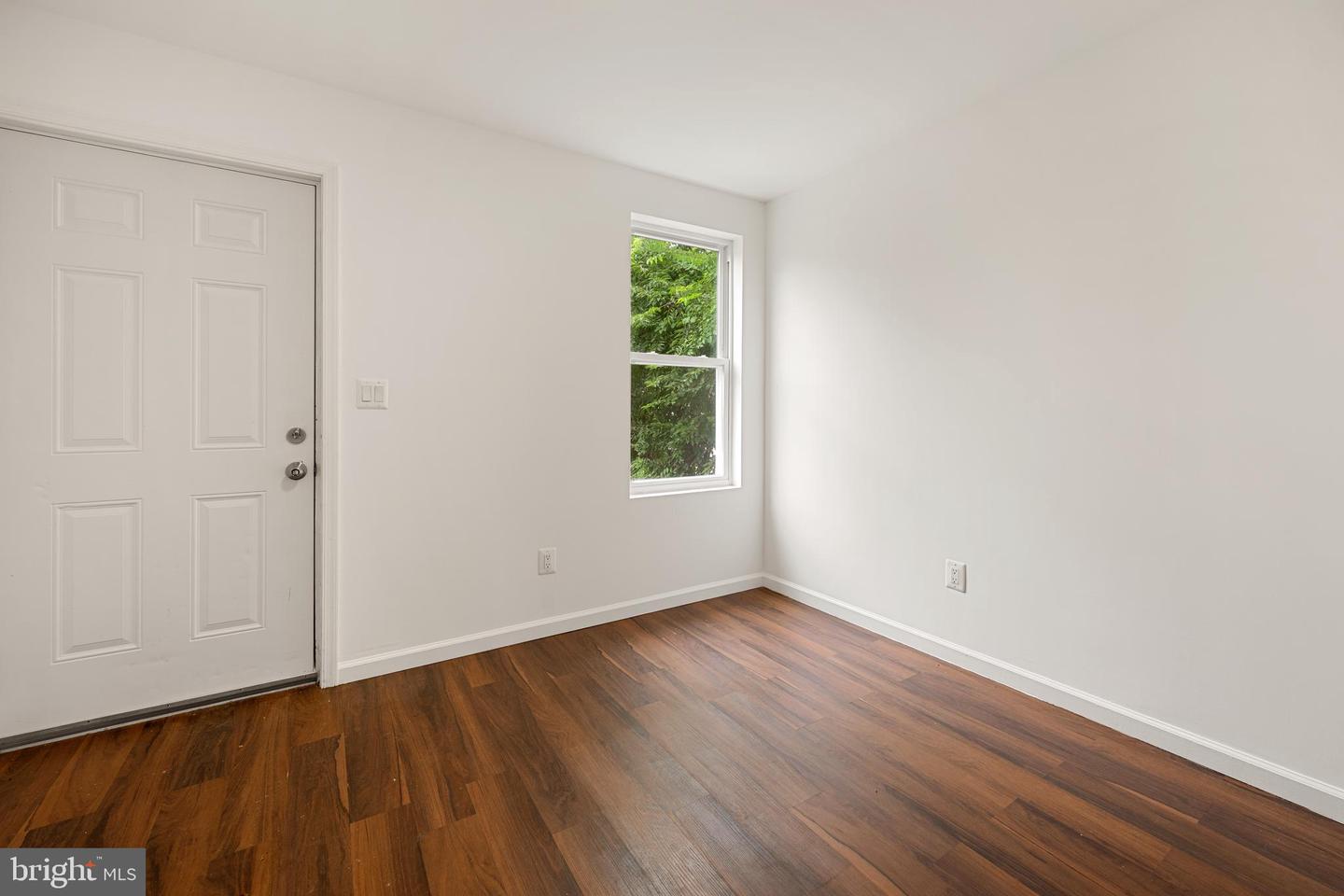 1838 C St Se #2 Property Photo 12