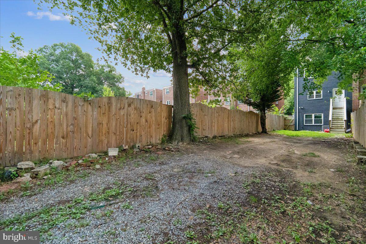 4120 E Capitol St Ne Property Photo 12