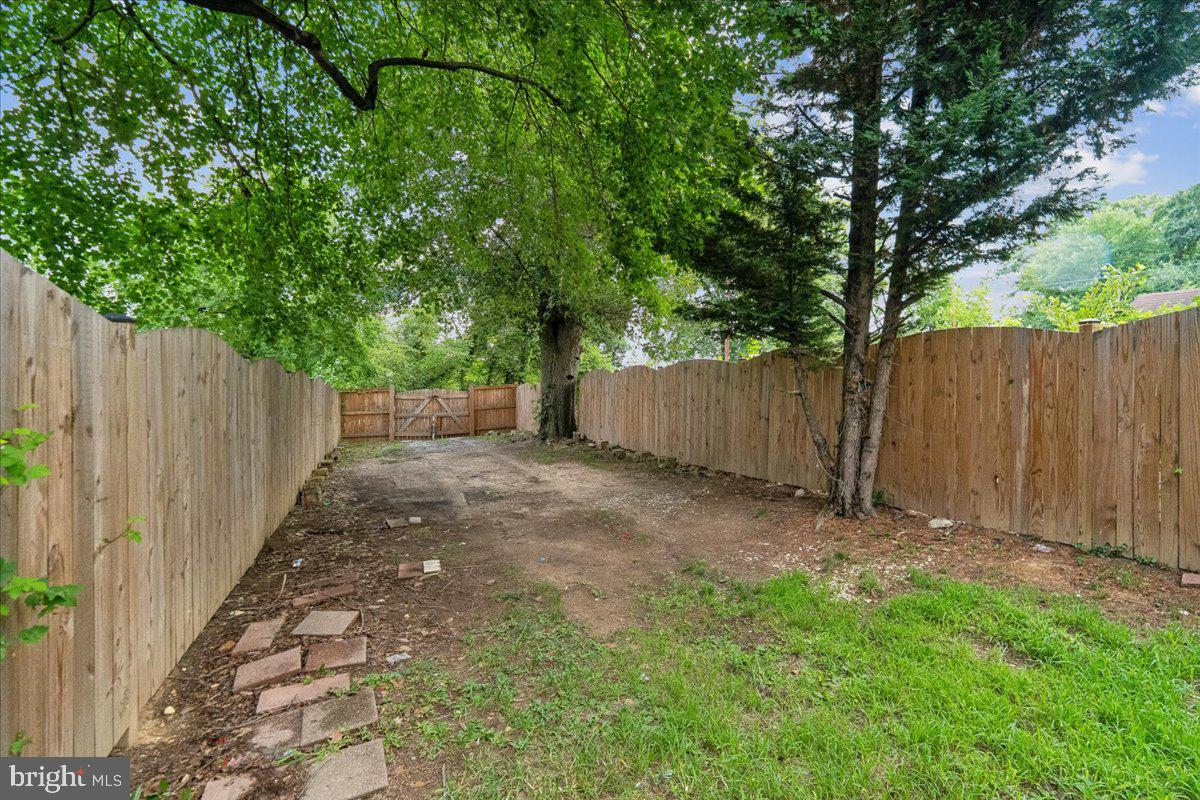 4120 E Capitol St Ne Property Photo 13