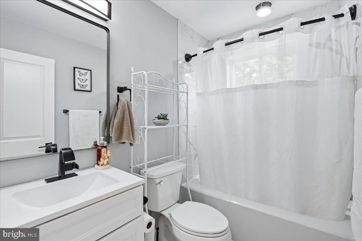 4120 E Capitol St Ne Property Photo 24
