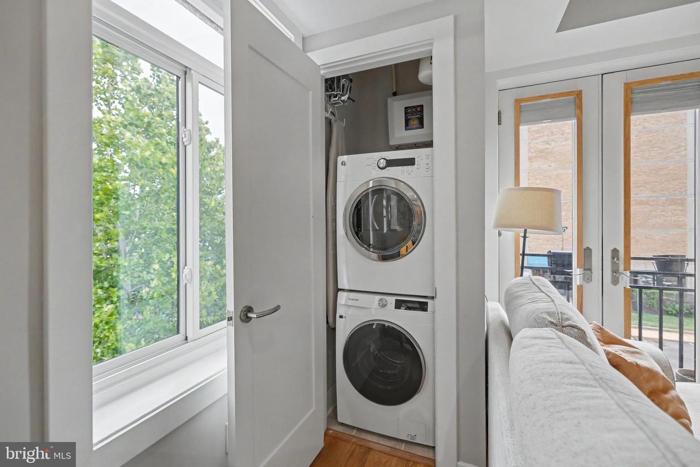 1211 G St Se #9 Property Photo 12