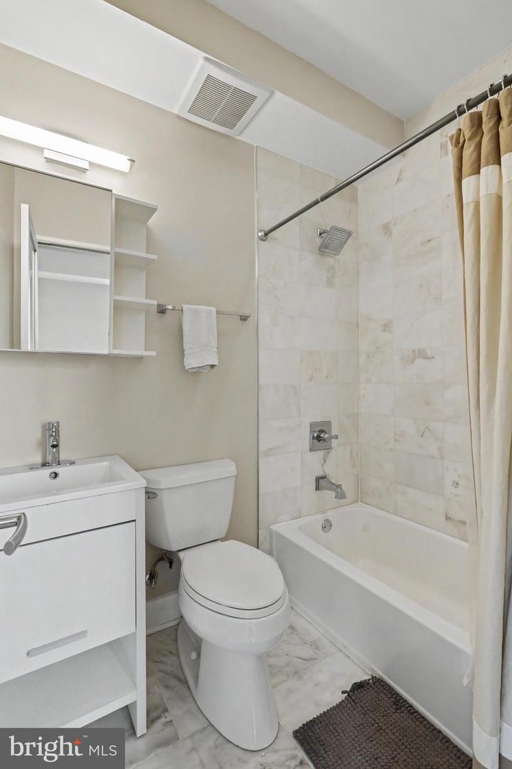 1211 G St Se #9 Property Photo 15
