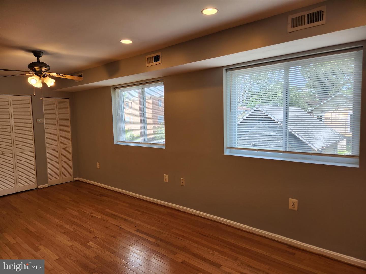 244 60th St Ne #201 Property Photo 4