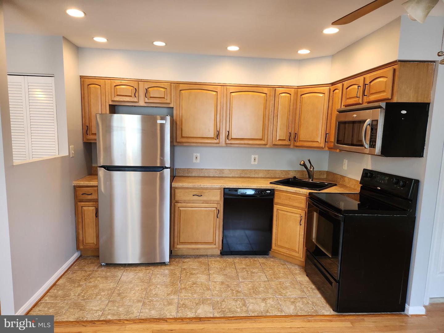 244 60th St Ne #201 Property Photo 5