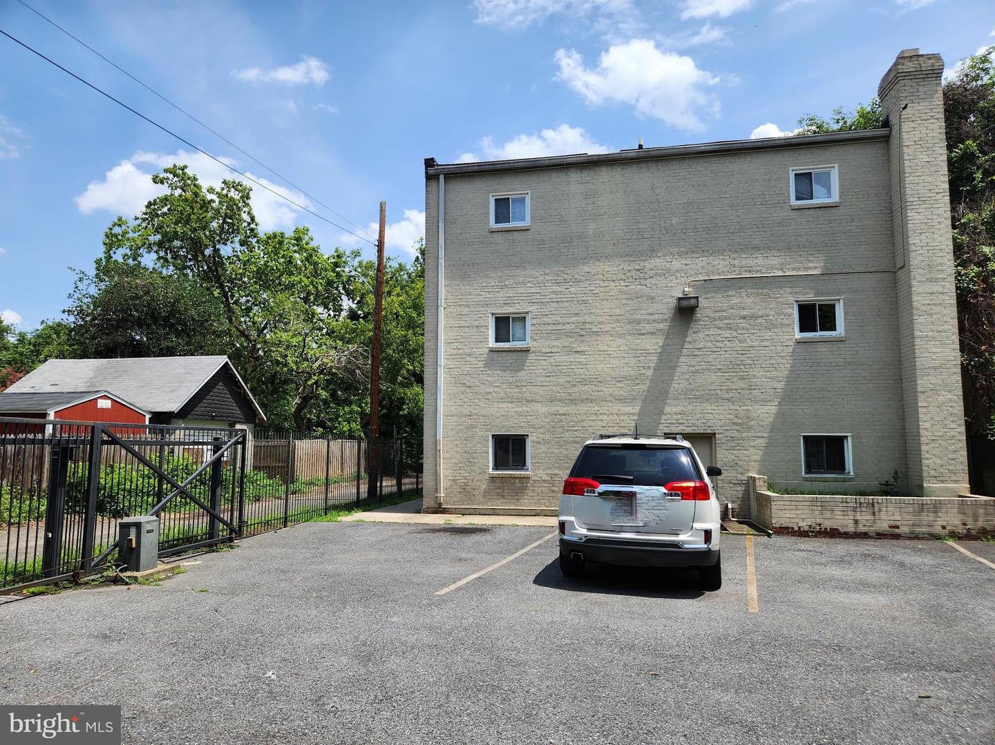 244 60th St Ne #201 Property Photo 11