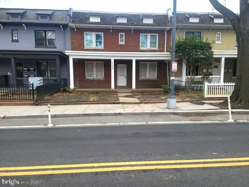 1704 WEST VIRGINIA AVE NE Property Photo 1