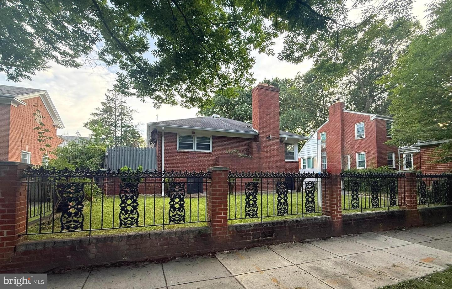 8020 Eastern Ave Nw Property Photo 2
