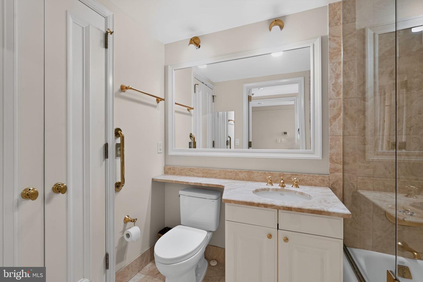 1155 23rd St Nw #7j Property Photo 5