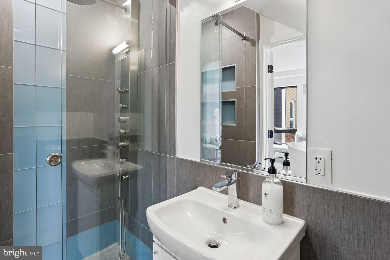 306 K St Ne #306-1 Property Photo 21