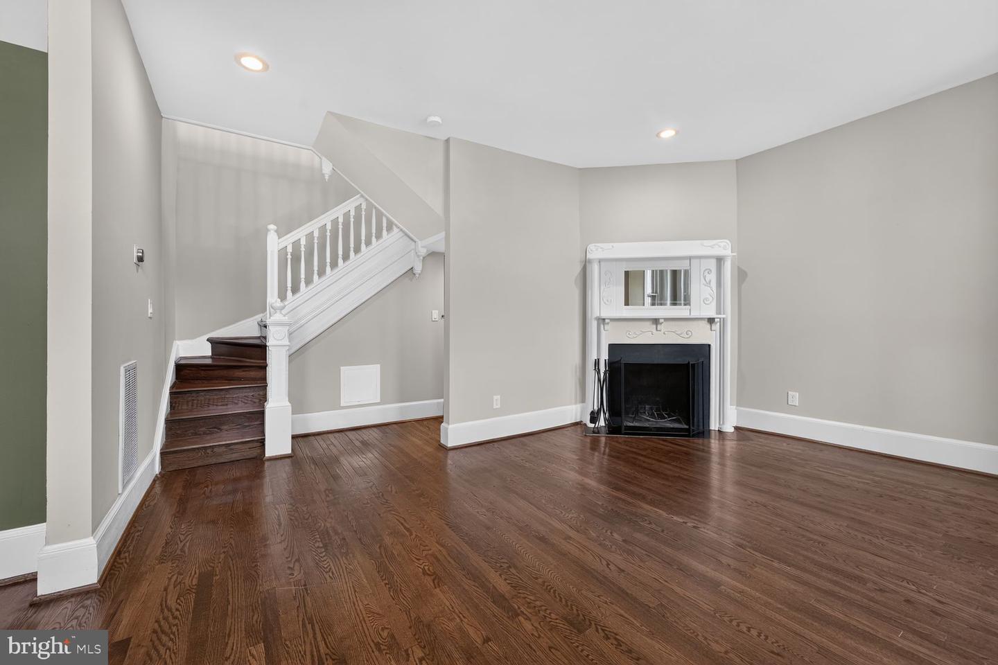 509 3rd St Ne Property Photo 5