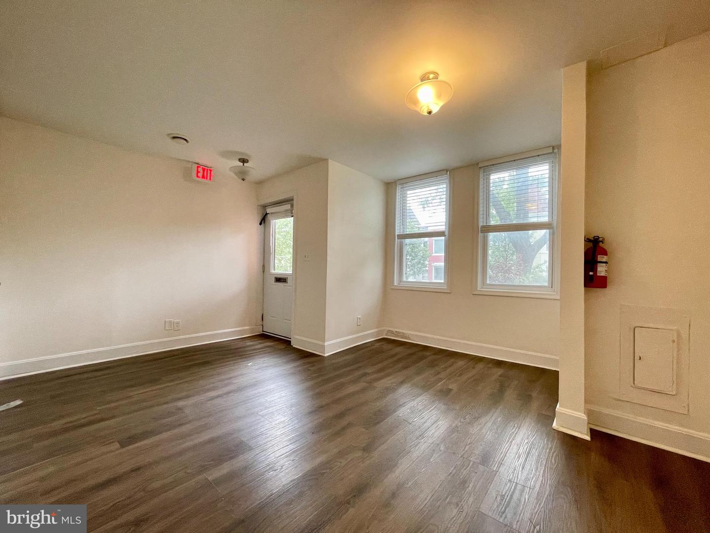 1012 Florida Ave Ne Property Photo 6
