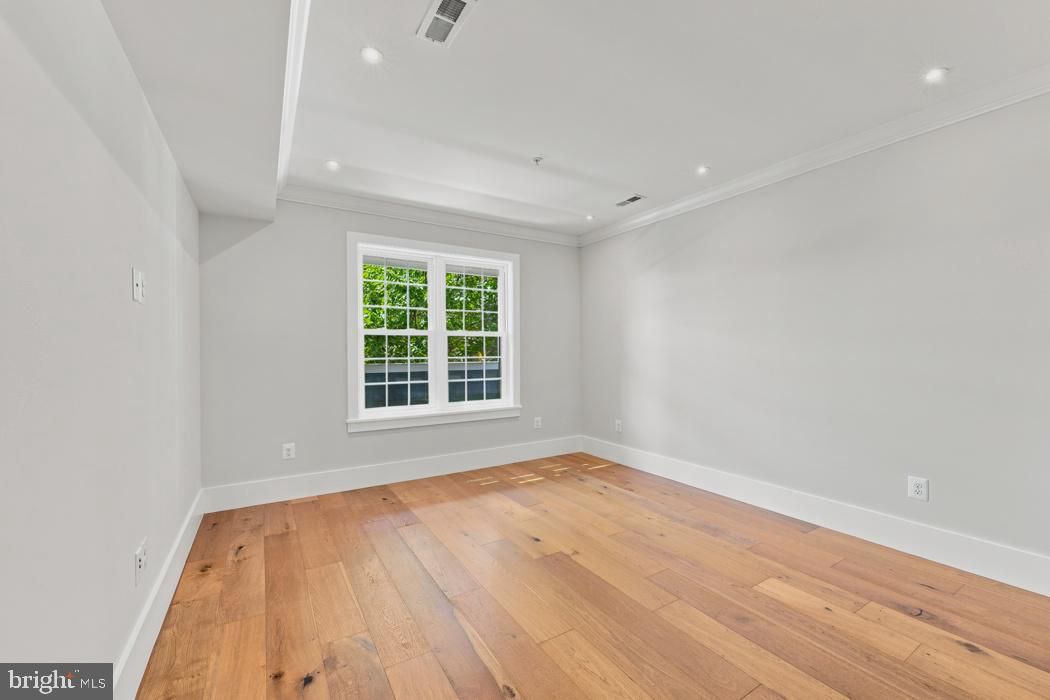 530 Irving St Nw #2 Property Photo 16