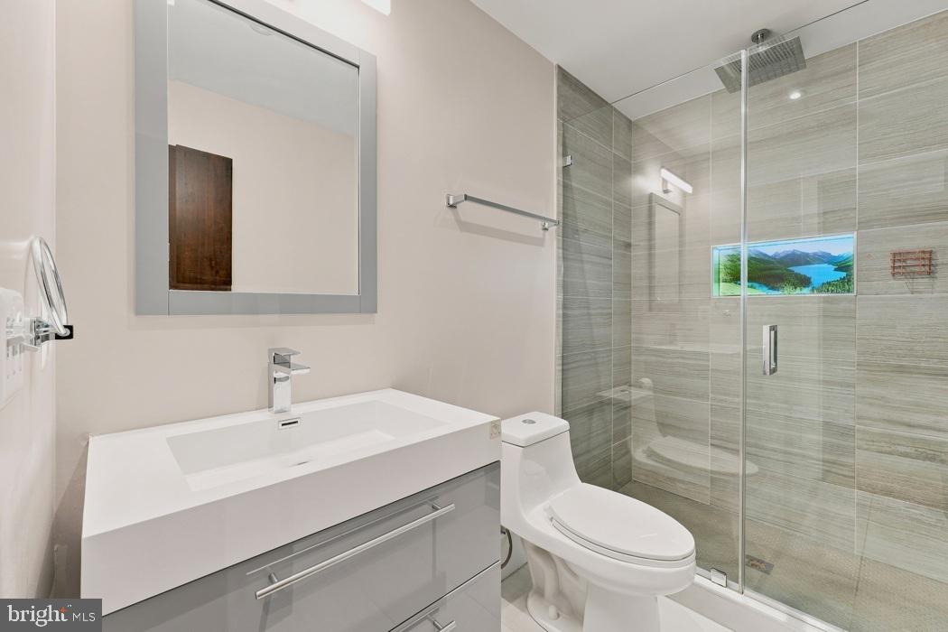 530 Irving St Nw #2 Property Photo 36