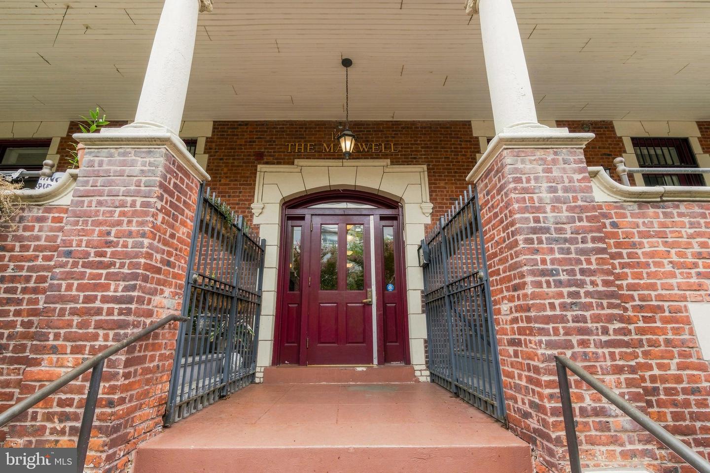 1419 Clifton St Nw #104 Property Photo 2