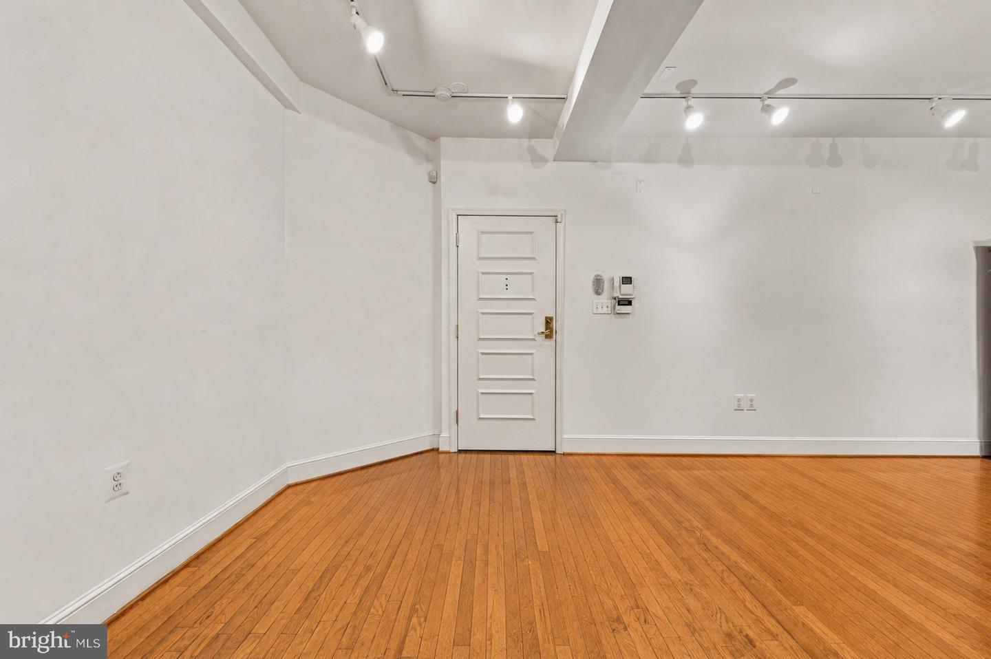 1419 Clifton St Nw #104 Property Photo 8