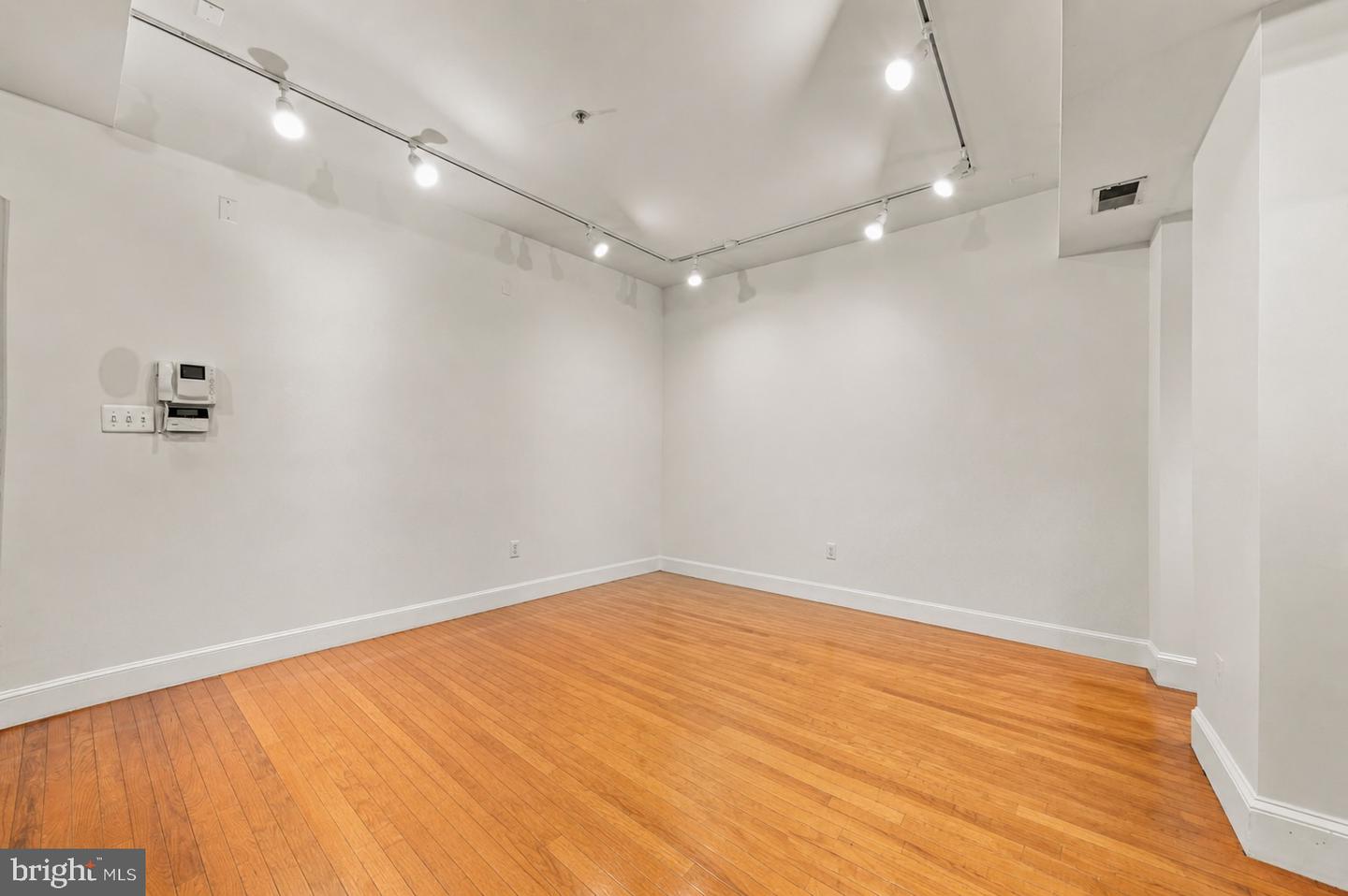 1419 Clifton St Nw #104 Property Photo 9