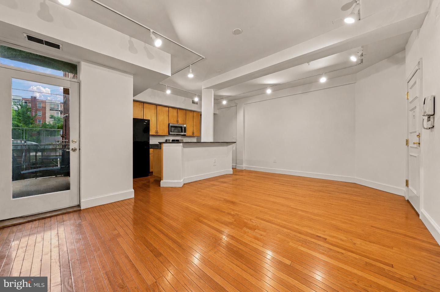 1419 Clifton St Nw #104 Property Photo 11