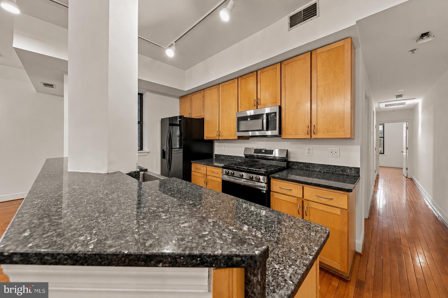 1419 Clifton St Nw #104 Property Photo 12