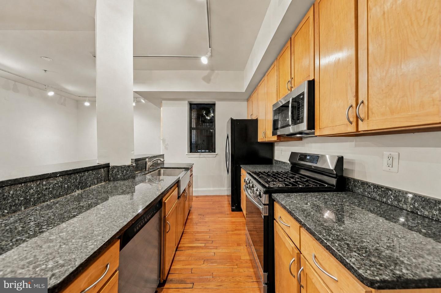 1419 Clifton St Nw #104 Property Photo 13