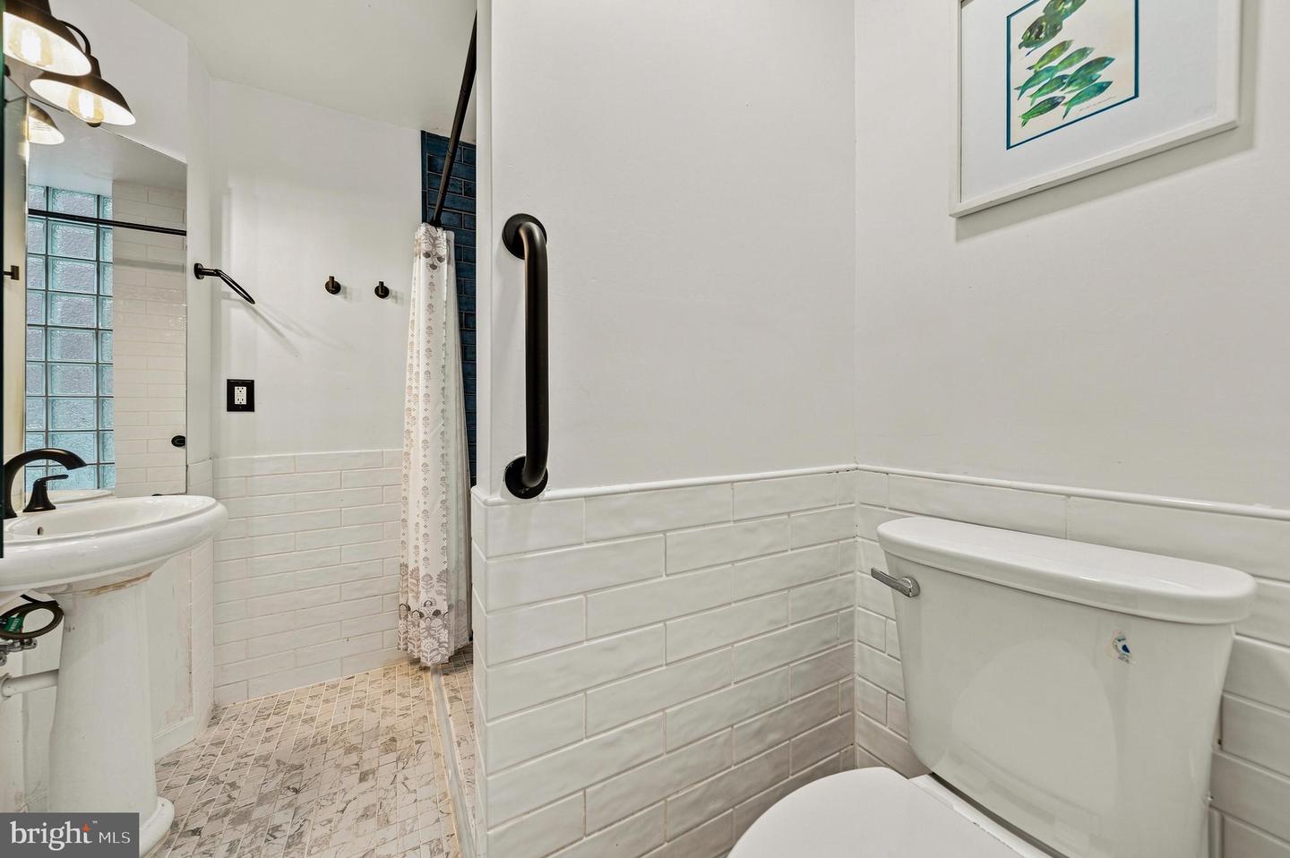 1419 Clifton St Nw #104 Property Photo 25