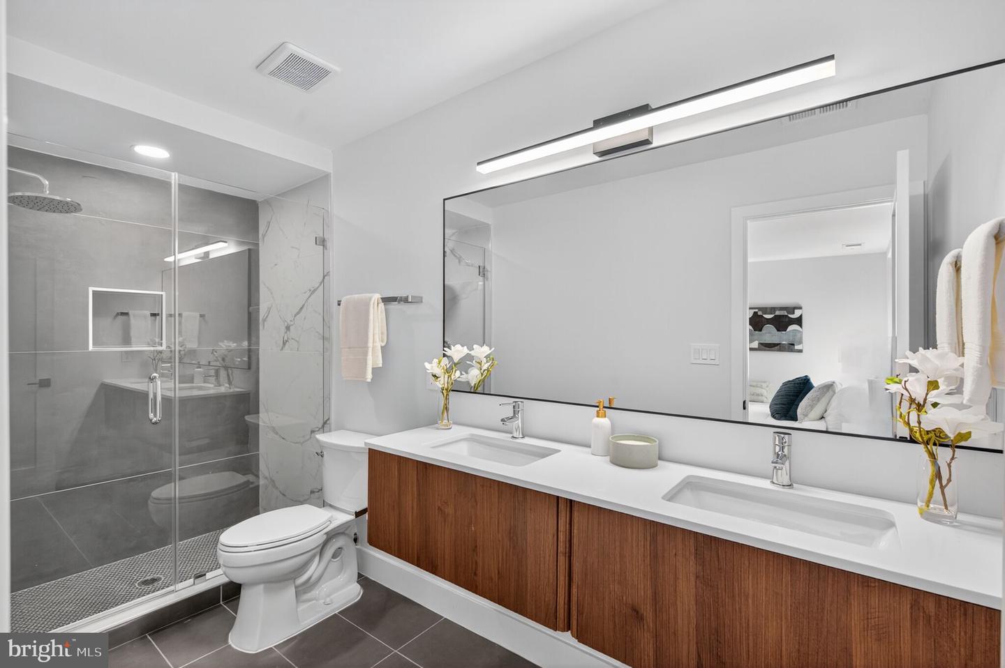 2440 Ontario Rd Nw Property Photo 10