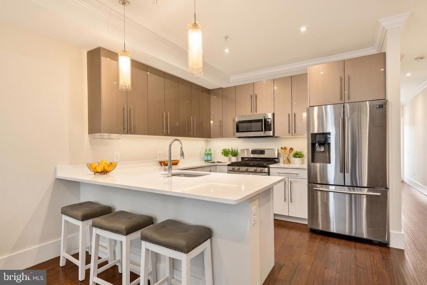 1711 D St Se #2 Property Photo 6