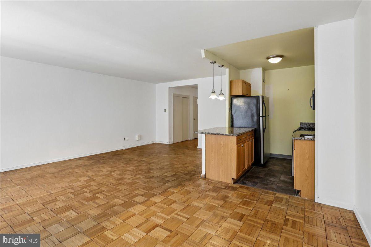 2475 Virginia Nw #220 Property Photo 6