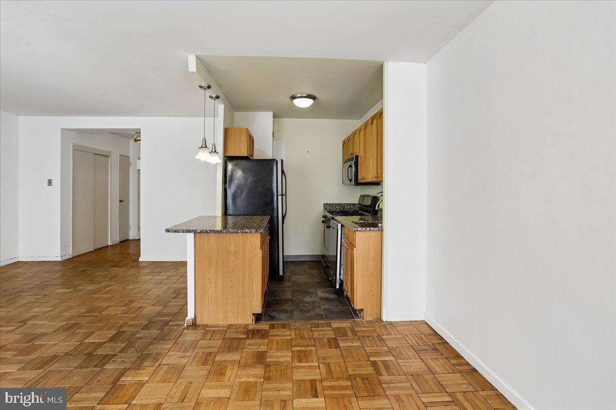 2475 Virginia Nw #220 Property Photo 7
