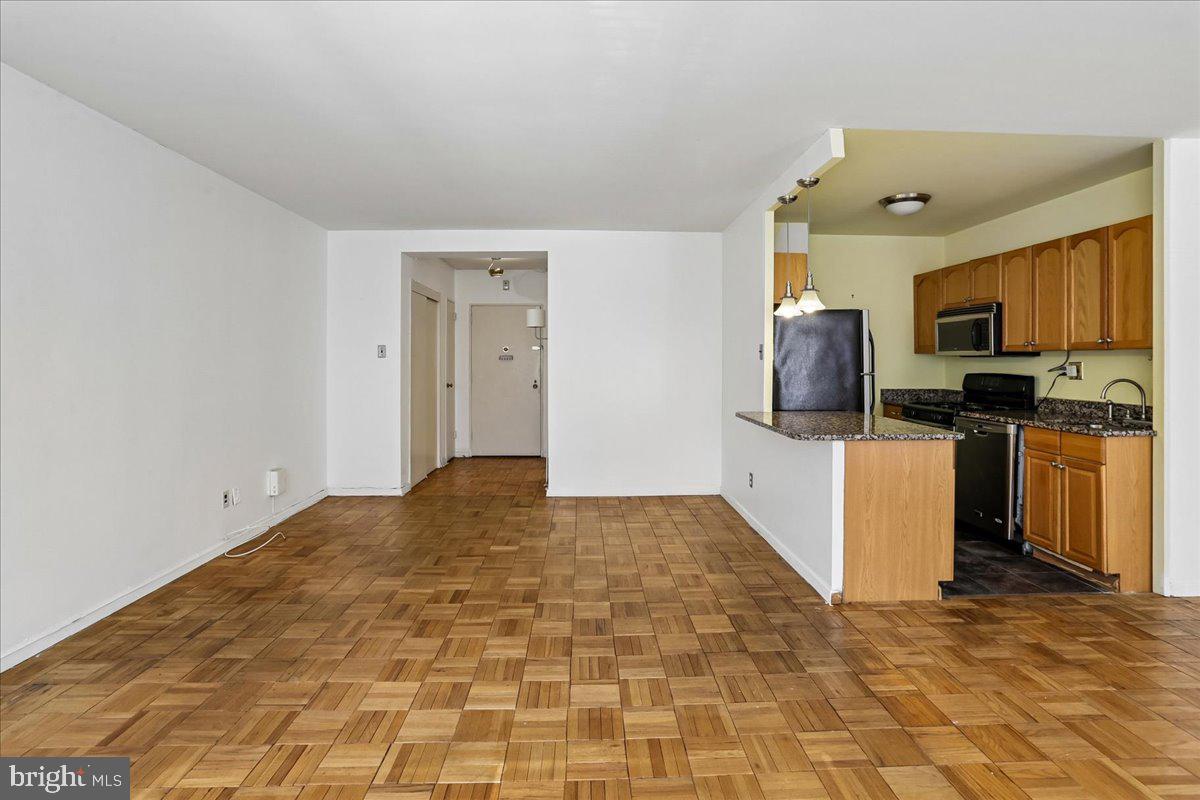 2475 Virginia Nw #220 Property Photo 12